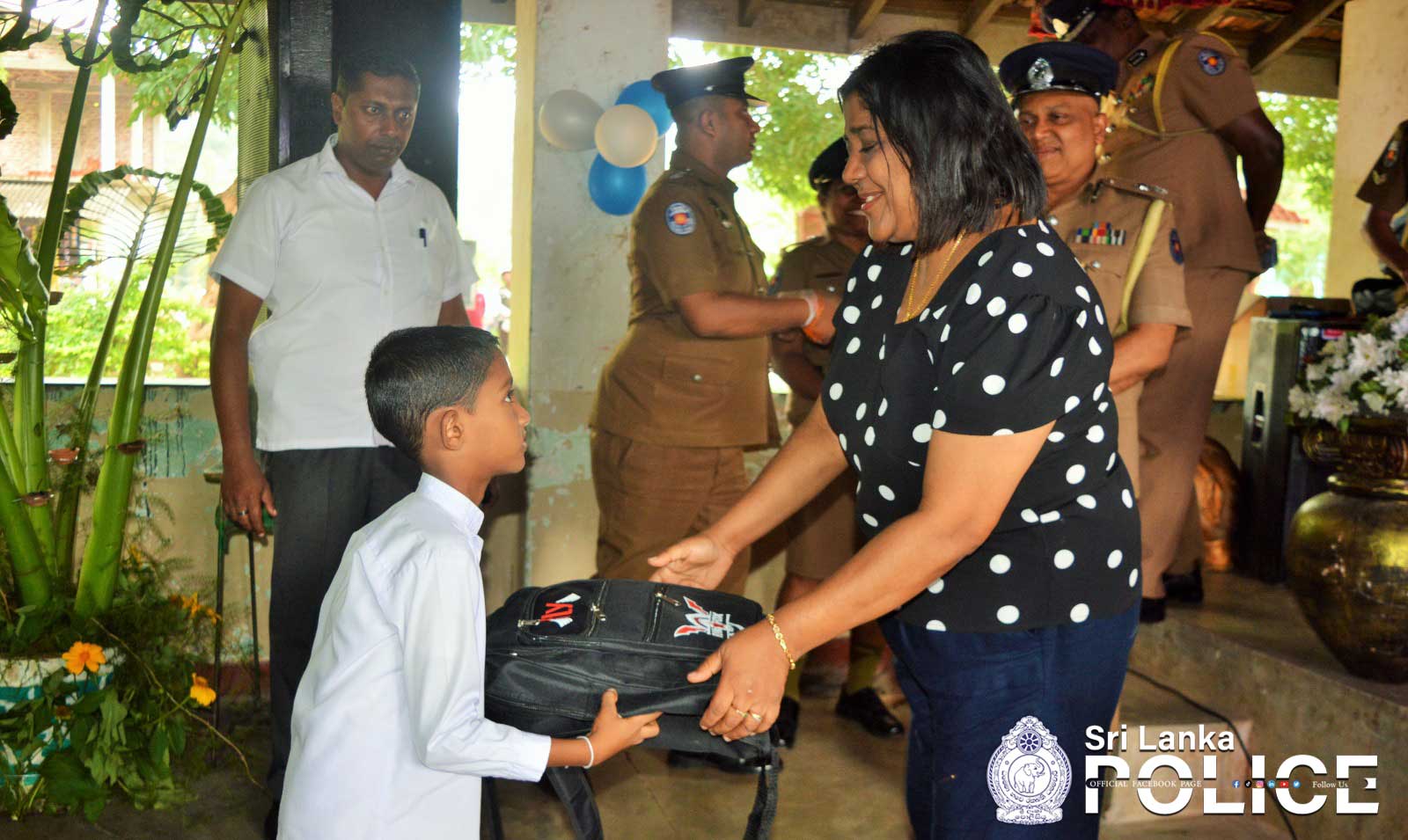Police Seva Vanitha Unit Provides Relief to Distressed Schoolchildren