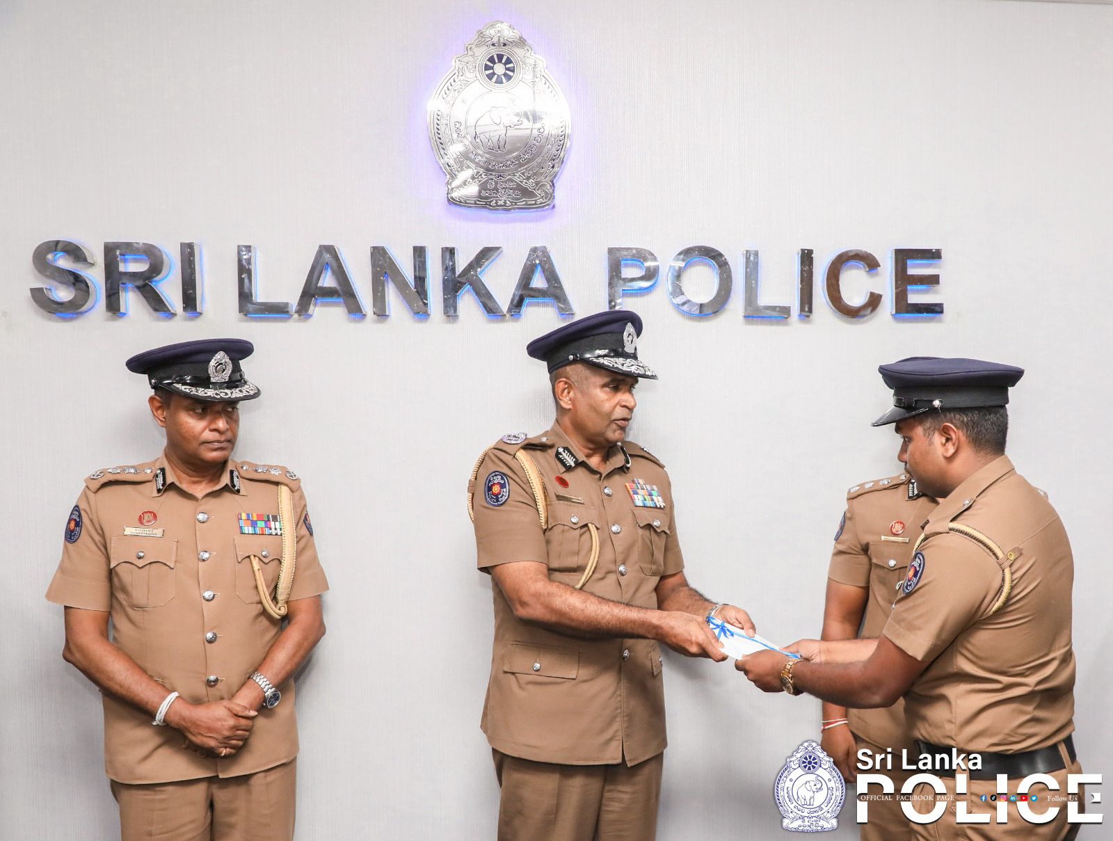 Sudan Peacekeeping Officers Provide Financial Assistance to Fellow Officers Affected by Adverse Weather Condition