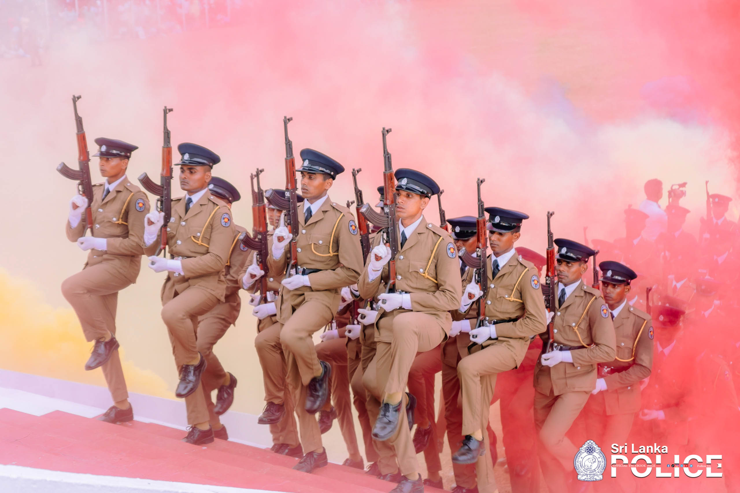 A farewell ceremony was held for 280 police trainees who successfully completed their training