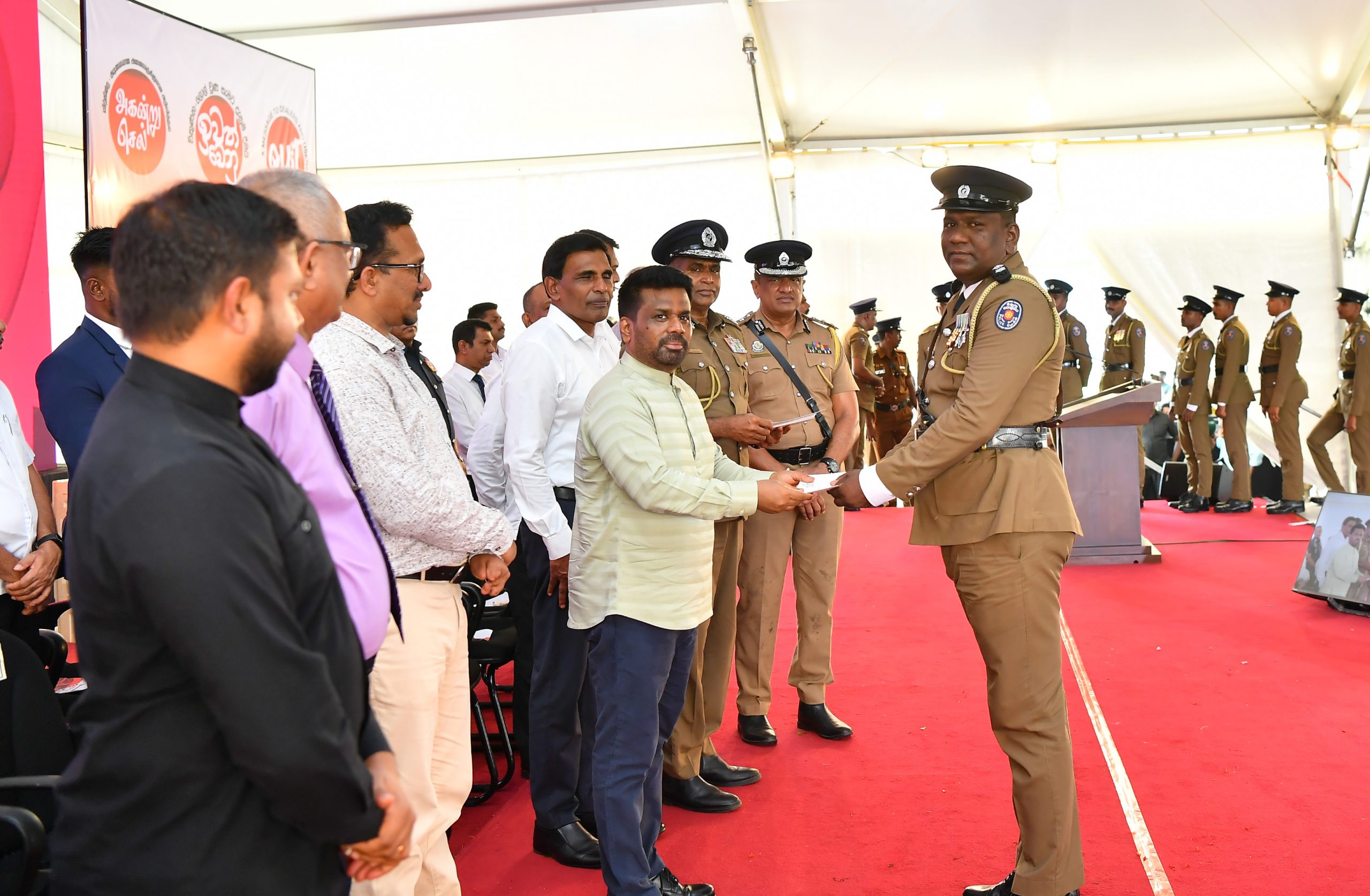 The “Ratama Ekata – National Mission” awareness meeting for the Eastern Province was held to recognize and appreciate officers who carried out large-scale drug raids.